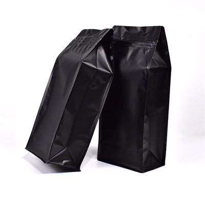 ВОСЬМИШОВНЫЙ ЧЕРНЫЙ ПАКЕТ ZIP-LOCK 135+65х205 мм P8015